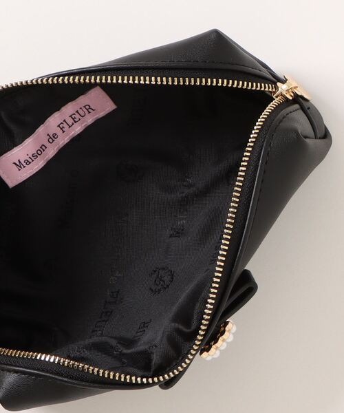 Maison de FLEUR(メゾンドフルール)の「パールビジュー合皮リボンロングポーチ(ポーチ・レディース・ブラック/ピンク系その他3/ピンク・FREE)」の15枚目の写真