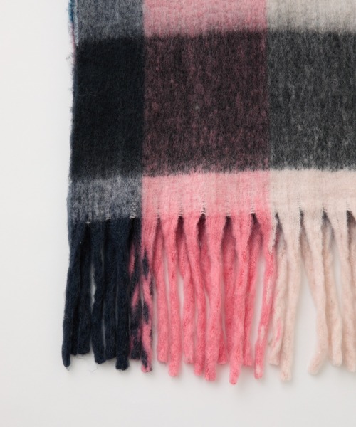 COLONY 2139(コロニートゥーワンスリーナイン)の「チェック柄フェイクウールマフラー(マフラー・レディース・オレンジ/イエロー/ピンク/グレー・FREE)」の11枚目の写真