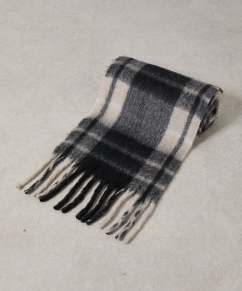 COLONY 2139(コロニートゥーワンスリーナイン)の「チェック柄フェイクウールマフラー(マフラー・レディース・オレンジ/イエロー/ピンク/グレー・FREE)」の6枚目の写真