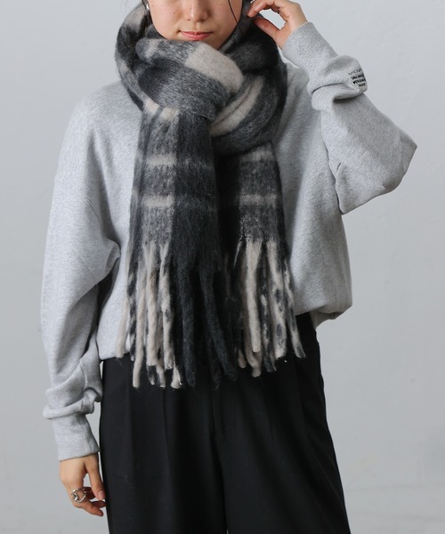 COLONY 2139(コロニートゥーワンスリーナイン)の「チェック柄フェイクウールマフラー(マフラー・レディース・オレンジ/イエロー/ピンク/グレー・FREE)」の22枚目の写真