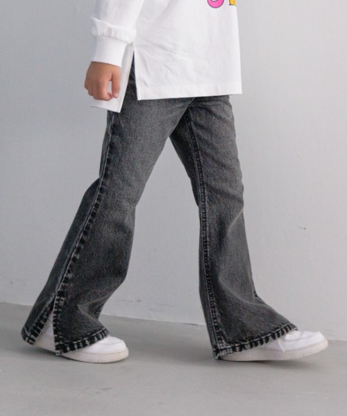 LOWRYS FARM（ローリーズファーム）の「ＣＯＮＥデニムフレアパンツ　131389（デニムパンツ・キッズ・ブラック/ブルー・150cm/140cm/130cm/120cm/110cm）」の20枚目の写真