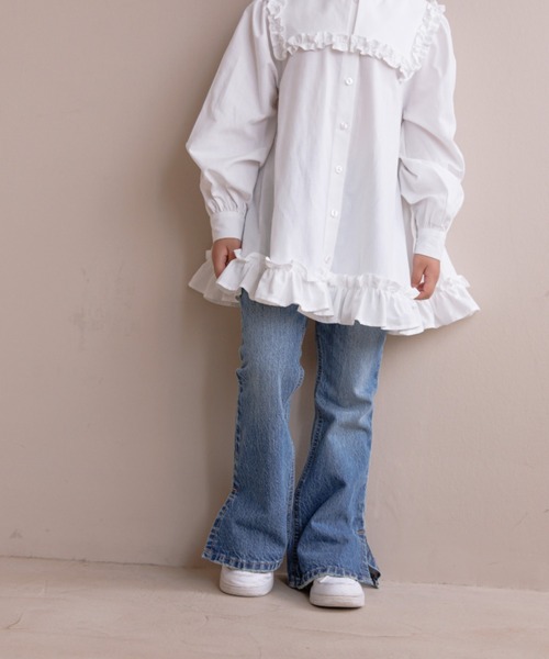 LOWRYS FARM（ローリーズファーム）の「ＣＯＮＥデニムフレアパンツ　131389（デニムパンツ・キッズ・ブラック/ブルー・150cm/140cm/130cm/120cm/110cm）」の16枚目の写真