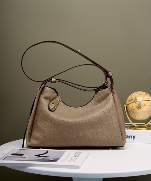 NiiNa（ニーナ）の「【NiiNa】【高品質牛革】2wayワンハンドルクロススクエアバッグ（ハンドバッグ・レディース・ブラック/ホワイト/ブラウン/グレイッシュベージュ・FREE）」の22枚目の写真