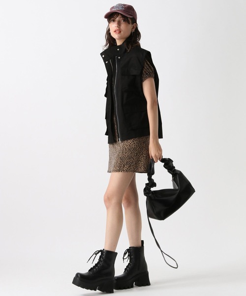 FOREVER 21（フォーエバー トゥエンティーワン）の「【2024FW】ユーティリティベスト（ベスト・レディース・ブラック/カーキ・FREE）」の11枚目の写真