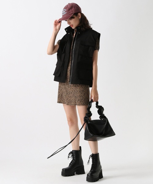 FOREVER 21（フォーエバー トゥエンティーワン）の「【2024FW】ユーティリティベスト（ベスト・レディース・ブラック/カーキ・FREE）」の12枚目の写真