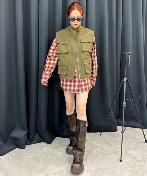 FOREVER 21（フォーエバー トゥエンティーワン）の「【2024FW】ユーティリティベスト（ベスト・レディース・ブラック/カーキ・FREE）」の4枚目の写真