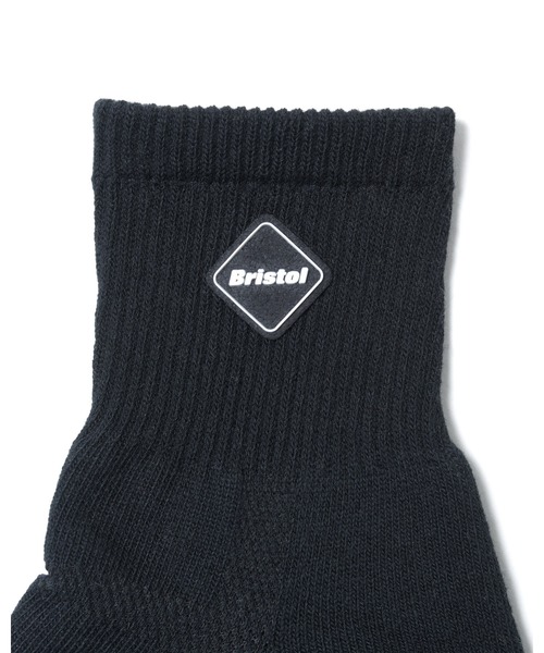 F.C.Real Bristol（エフシーレアルブリストル）の「EMBLEM SHORT SOCKS（ソックス/靴下・メンズ・ブラック/ホワイト・MEDIUM/LARGE）」の3枚目の写真