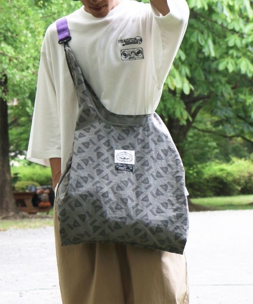 POLeR(ポーラー)の「【POLeR/ポーラー 別注】ストラップショッピングバッグ(エコバッグ/サブバッグ・レディース・グレー/オリーブ・FREE)」の11枚目の写真