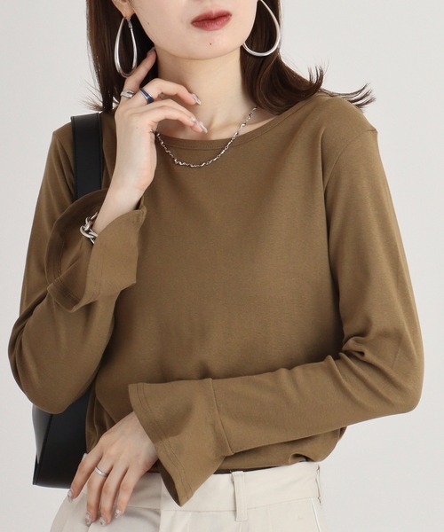atONE(アットワン)の「綿フライス袖口フレア長袖カットソー(Tシャツ/カットソー・レディース・ブラック/チャコールグレー/杢グレー/オフホワイト/カーキ・M/LL/3L/L/4L)」の5枚目の写真