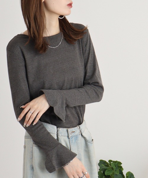 atONE(アットワン)の「綿フライス袖口フレア長袖カットソー(Tシャツ/カットソー・レディース・ブラック/チャコールグレー/杢グレー/オフホワイト/カーキ・M/LL/3L/L/4L)」の18枚目の写真