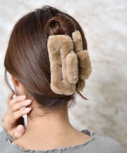 1点物⋈モコモココーナー56ふわふわミンクファー付バンズクリップ6cm高級可愛い 1点物⋈モコモココーナー56ふわふわミンクファー付バンズクリップ6cm