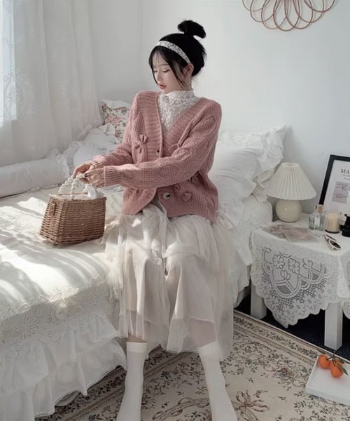 Mayree（メイリー）の「【Mayree】リボン デザイン Vネック カーディガン（カーディガン/ボレロ・レディース・ピンク/ブルー/アイボリー・MEDIUM/LARGE/SMALL）」の4枚目の写真