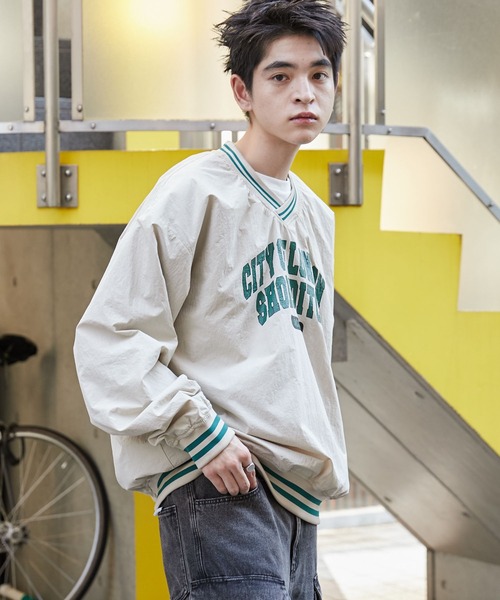 WEGO(ウィゴー)の「WEGO/ナイロンカレッジプルオーバー(スウェット・メンズ・ダークグリーン/ベージュ・LARGE/MEDIUM)」の8枚目の写真