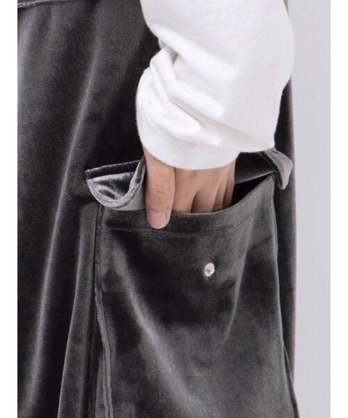 EMODA（エモダ）の「アウトポケットタンクカーゴパンツ（カーゴパンツ・レディース・ブラック/グレー・SMALL/MEDIUM）」の20枚目の写真