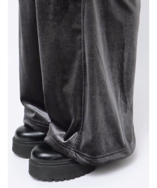 EMODA（エモダ）の「アウトポケットタンクカーゴパンツ（カーゴパンツ・レディース・ブラック/グレー・SMALL/MEDIUM）」の21枚目の写真