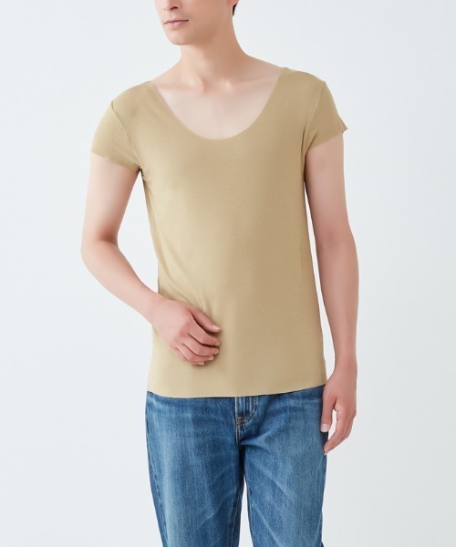 in.T（インティー）の「【ゆったりタイプ新登場】これ一枚でTシャツスタイルのお悩みを解決！『in.T』クルーネックTシャツ ボートネック対応（インナーウェア/肌着・メンズ・オレンジ/ブラック/ライトベージュ/ライトグレー・MEDIUM/LARGE/X-LARGE）」の3枚目の写真