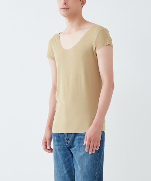 in.T（インティー）の「【ゆったりタイプ新登場】これ一枚でTシャツスタイルのお悩みを解決！『in.T』クルーネックTシャツ ボートネック対応（インナーウェア/肌着・メンズ・オレンジ/ブラック/ライトベージュ/ライトグレー・MEDIUM/LARGE/X-LARGE）」の5枚目の写真