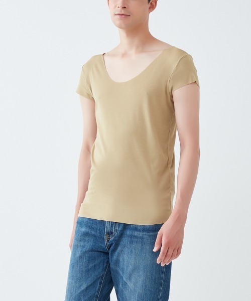 in.T（インティー）の「【ゆったりタイプ新登場】これ一枚でTシャツスタイルのお悩みを解決！『in.T』クルーネックTシャツ ボートネック対応（インナーウェア/肌着・メンズ・オレンジ/ブラック/ライトベージュ/ライトグレー・MEDIUM/LARGE/X-LARGE）」の6枚目の写真