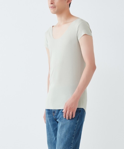 in.T（インティー）の「【ゆったりタイプ新登場】これ一枚でTシャツスタイルのお悩みを解決！『in.T』クルーネックTシャツ ボートネック対応（インナーウェア/肌着・メンズ・オレンジ/ブラック/ライトベージュ/ライトグレー・MEDIUM/LARGE/X-LARGE）」の19枚目の写真