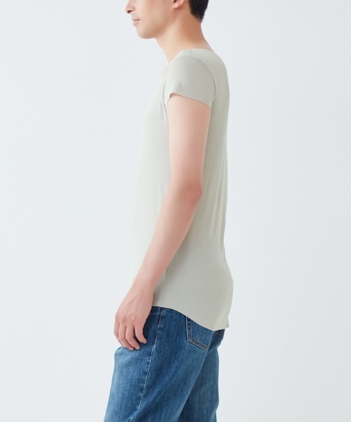 in.T（インティー）の「【ゆったりタイプ新登場】これ一枚でTシャツスタイルのお悩みを解決！『in.T』クルーネックTシャツ ボートネック対応（インナーウェア/肌着・メンズ・オレンジ/ブラック/ライトベージュ/ライトグレー・MEDIUM/LARGE/X-LARGE）」の20枚目の写真