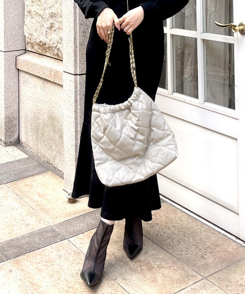 Julia Boutique（ジュリアブティック）の「キルティングチェーントートバッグ（トートバッグ・レディース・オフホワイト/ブラック/ブラウン・ONE）」の21枚目の写真