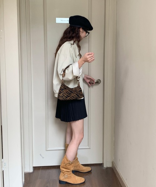 Chiina（チーナ）の「Chiina/ツイストワンハンドルバッグ（ハンドバッグ・レディース・ブラウン系その他/レオパード/ゼブラ/キャメル/ブラック/レッド/ホワイト/ライトブルー・FREE）」の12枚目の写真