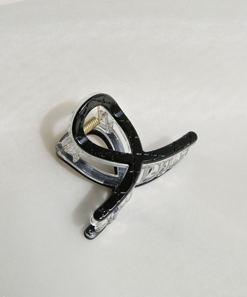 colleca la（コレカラ）の「キルト柄ショートループバンスクリップ（バレッタ/ヘアクリップ・レディース・ブラック/ホワイト・FREE）」の2枚目の写真