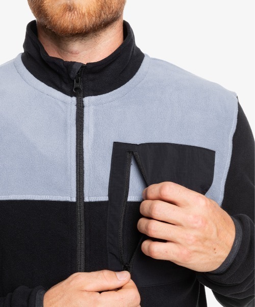 Quiksilver（クイックシルバー）の「AKER FZ FLEECE/クイックシルバーカラーブロックデザインジップフリース（ブルゾン・メンズ・カーキ/ブラック・X-LARGE/SMALL/MEDIUM/LARGE）」の14枚目の写真