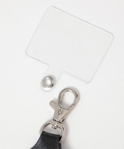 LEPSIM(レプシィム)の「フェイクレザーメタリックスマホストラップ 161573(スマホグッズ・レディース・シルバー/ブラック・ONE SIZE)」の6枚目の写真