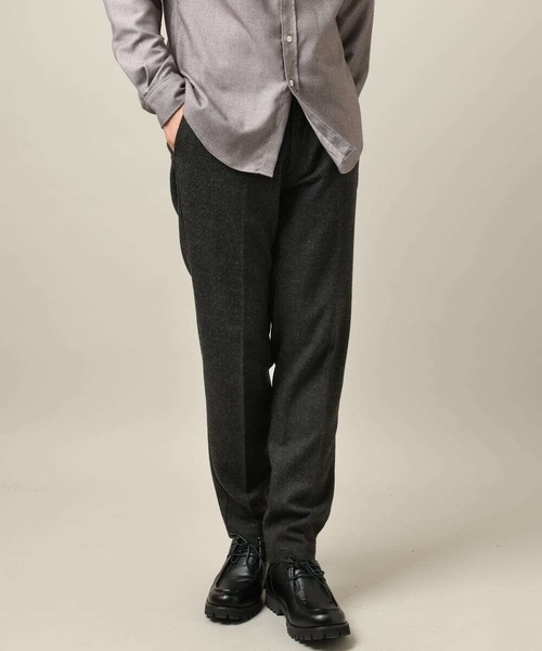 a.v.v（アーヴェヴェ）の「【洗濯機で洗える/通勤/セレモニー】シャークスキン起毛ストレッチイージースラックス(セットアップ可）（スラックス・メンズ・チャコールグレー・46/48/50）」の8枚目の写真