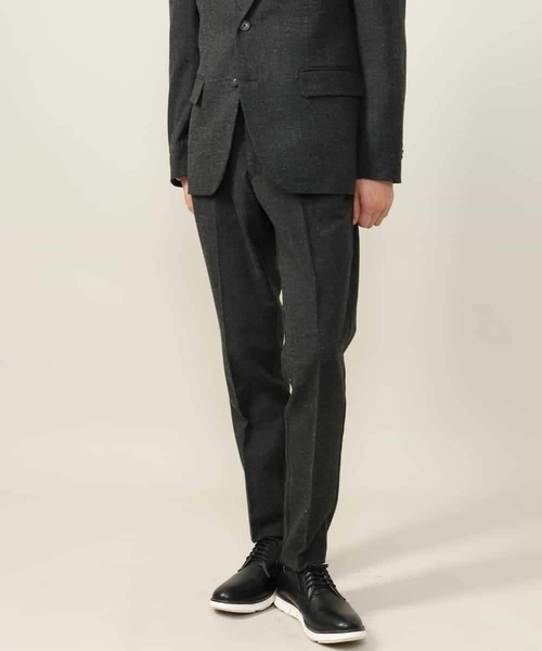 a.v.v（アーヴェヴェ）の「【洗濯機で洗える/通勤/セレモニー】シャークスキン起毛ストレッチイージースラックス(セットアップ可）（スラックス・メンズ・チャコールグレー・46/48/50）」の9枚目の写真