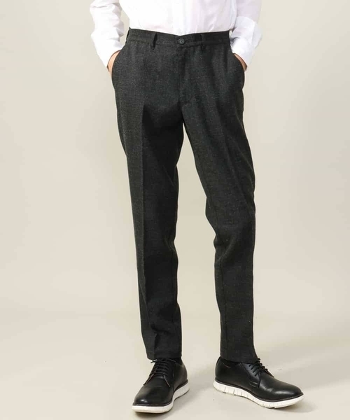 a.v.v（アーヴェヴェ）の「【洗濯機で洗える/通勤/セレモニー】シャークスキン起毛ストレッチイージースラックス(セットアップ可）（スラックス・メンズ・チャコールグレー・46/48/50）」の10枚目の写真