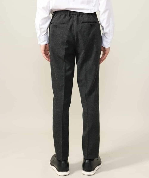 a.v.v（アーヴェヴェ）の「【洗濯機で洗える/通勤/セレモニー】シャークスキン起毛ストレッチイージースラックス(セットアップ可）（スラックス・メンズ・チャコールグレー・46/48/50）」の13枚目の写真