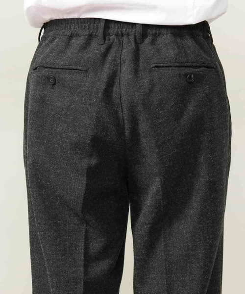 a.v.v（アーヴェヴェ）の「【洗濯機で洗える/通勤/セレモニー】シャークスキン起毛ストレッチイージースラックス(セットアップ可）（スラックス・メンズ・チャコールグレー・46/48/50）」の14枚目の写真