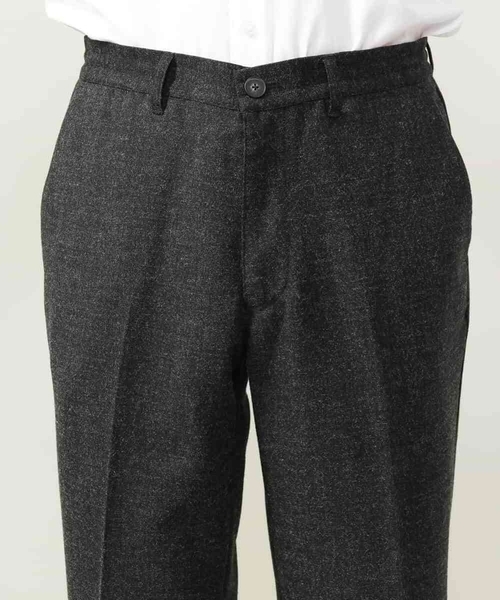 a.v.v（アーヴェヴェ）の「【洗濯機で洗える/通勤/セレモニー】シャークスキン起毛ストレッチイージースラックス(セットアップ可）（スラックス・メンズ・チャコールグレー・46/48/50）」の15枚目の写真