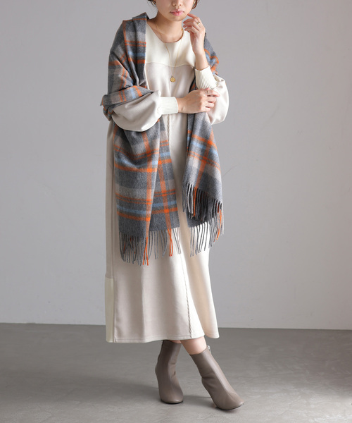 La TOTALITE（ラトータリテ）の「2WAYフェイクスエードワンピース（ワンピース・レディース・ブラック/ホワイト/ブルー・FREE）」の2枚目の写真