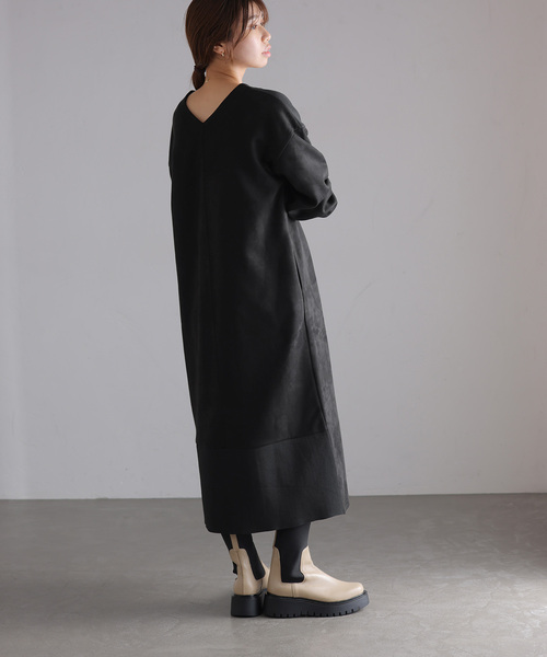 La TOTALITE（ラトータリテ）の「2WAYフェイクスエードワンピース（ワンピース・レディース・ブラック/ホワイト/ブルー・FREE）」の5枚目の写真