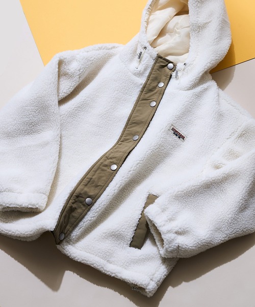 CONVERSE（コンバース）の「【CONVERSE/コンバース】ブランドネームタグ シープボア切り替え フードジャケット/フーディ―/ドローコード付（ブルゾン・レディース・アイボリー/グレイッシュブルー/ブラック/ベージュ・LARGE/MEDIUM）」の2枚目の写真