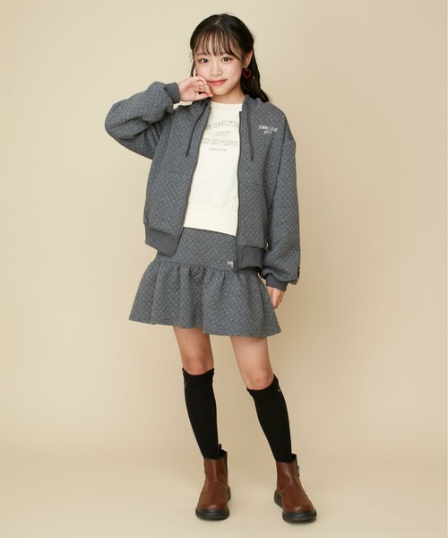 JENNI love(ジェニィラブ)の「【あったか】裏起毛そでチュール重ねトレーナー(スウェット・キッズ・アイボリー/ブラック/サックスブルー・130cm/150cm/140cm/160cm)」の10枚目の写真