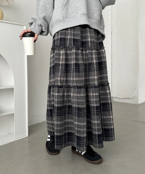 CLEA（クレア）の「チェック柄ティアードロングスカート（スカート・レディース・ブラック/イエロー/レッド・FREE）」の4枚目の写真