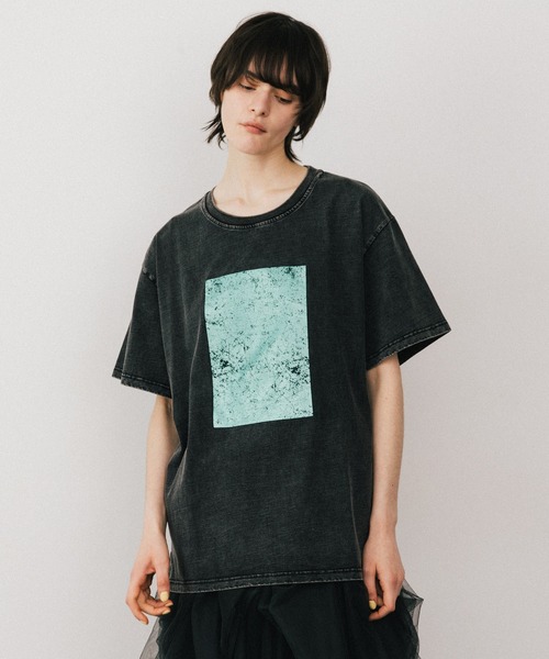 LA BELLE ETUDE(ラベルエチュード)の「スクエア箔プリントTシャツ(Tシャツ/カットソー・レディース・ホワイト/グレー・0/1)」の2枚目の写真