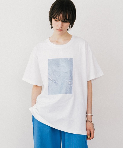 LA BELLE ETUDE(ラベルエチュード)の「スクエア箔プリントTシャツ(Tシャツ/カットソー・レディース・ホワイト/グレー・0/1)」の1枚目の写真