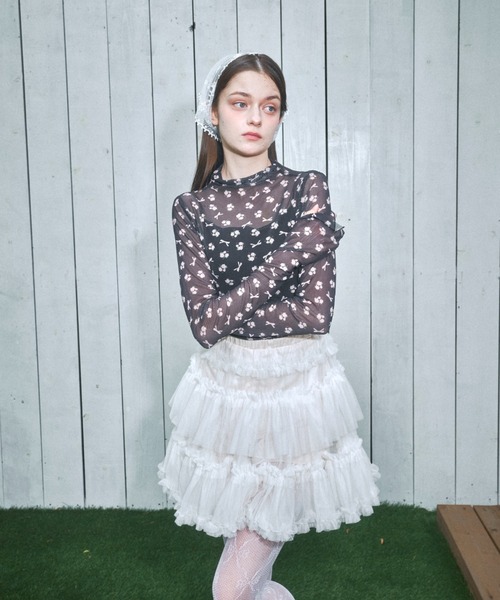 bubbles シアーオフショルリボントップス 花柄ブラック リボン柄ハイネックシアートップス トレンドの リボン柄[品番