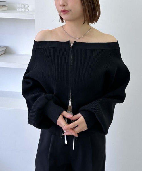 archives（アルシーヴ）の「Ｗｚｉｐオフショルポリニット（ニット/セーター・レディース・アイボリー/ブルー/イエロー/ブラック・MEDIUM）」の3枚目の写真