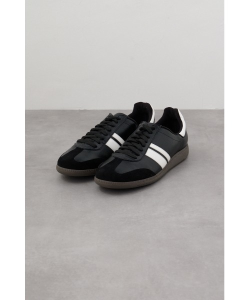 AZUL by moussy（アズールバイマウジー）の「ダブルラインスニーカー（スニーカー・メンズ・ブラック・MEDIUM/LARGE）」の2枚目の写真