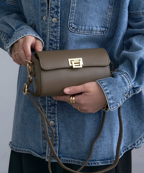 AULENTTI（オウレンティ）の「【AULENTTI】イタリアンレザー ショルダーバッグ LB-85894-DO（ショルダーバッグ・レディース・ブラウン/ブラック/グレイッシュベージュ・FREE）」の13枚目の写真