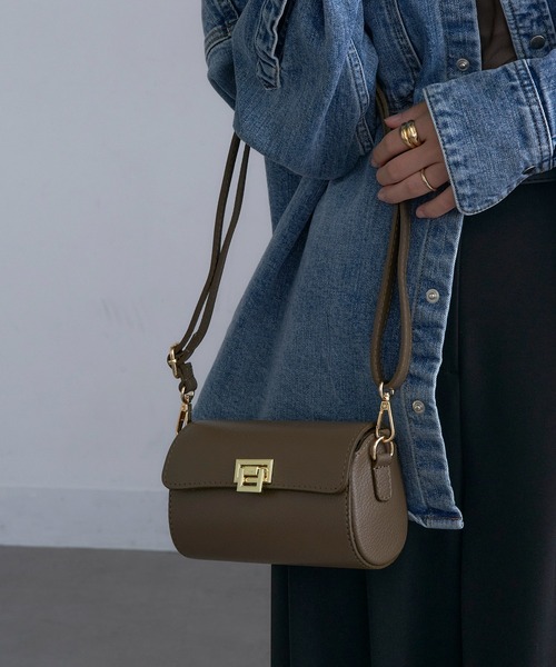 AULENTTI（オウレンティ）の「【AULENTTI】イタリアンレザー ショルダーバッグ LB-85894-DO（ショルダーバッグ・レディース・ブラウン/ブラック/グレイッシュベージュ・FREE）」の20枚目の写真