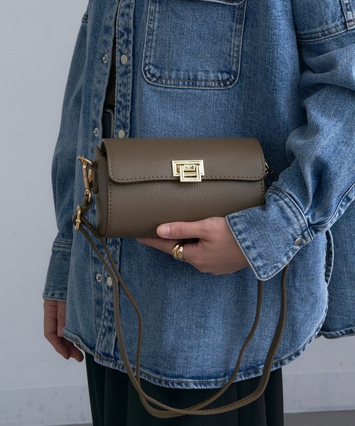 AULENTTI（オウレンティ）の「【AULENTTI】イタリアンレザー ショルダーバッグ LB-85894-DO（ショルダーバッグ・レディース・ブラウン/ブラック/グレイッシュベージュ・FREE）」の11枚目の写真