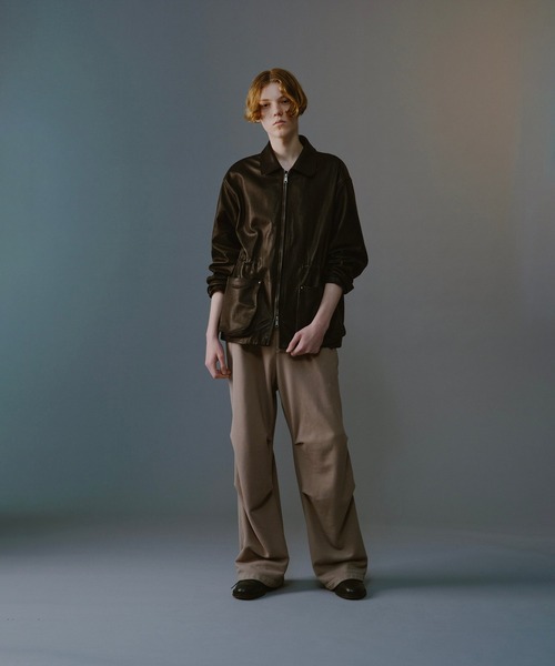 MATSUFUJI(マツフジ)の「Wide Sweat Pants(スウェットパンツ・メンズ・グレイッシュベージュ/ダークグレー・2/3)」の8枚目の写真