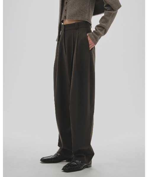 ★新品★ todayful tuck tapered trousers ブラック Tapered Tuck Trousers（その他パンツ）｜TODAYFUL（トゥデイ